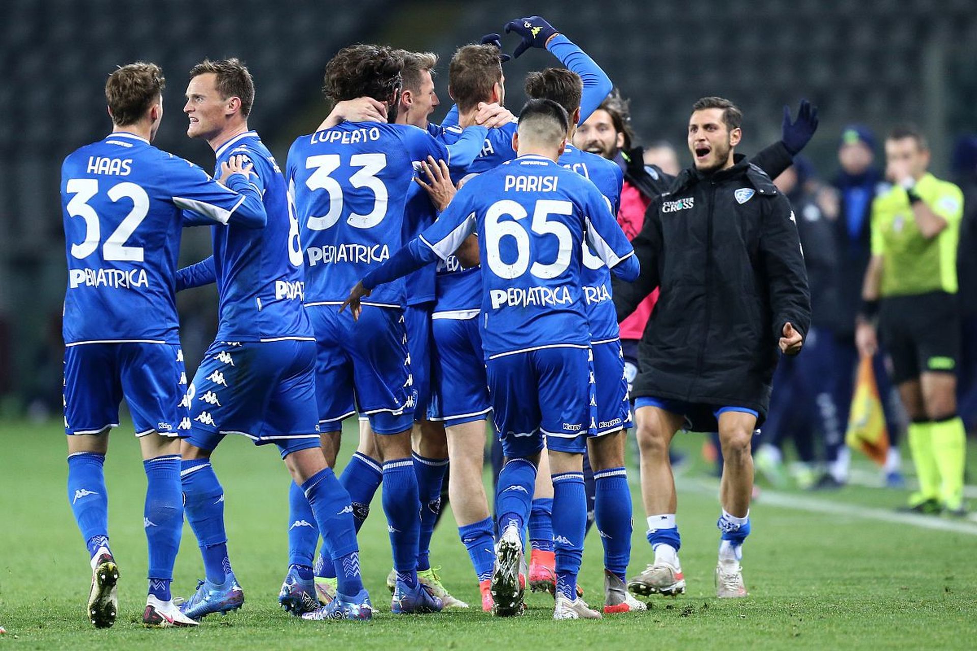 也折射出近 也折射出近